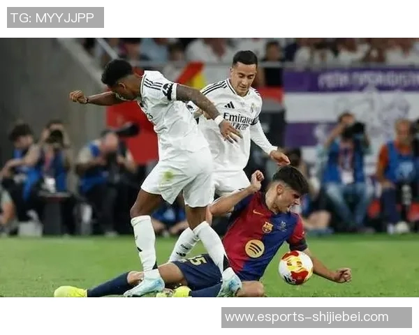 足球巨星巅峰对决一对一单打挑战赛展现极致技术与个人魅力 足球巨星巅峰对决一对一单打挑战赛展现极致技术与个人魅力